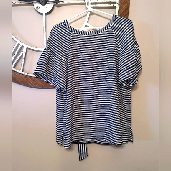 🌼LOFT navy & white striped short sleeve tie back blouse - Picture 1 of 5